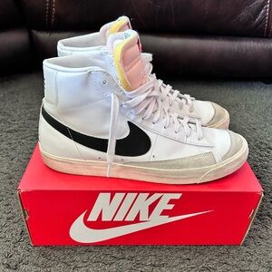 Nike Blazer Mid ‘77 - Size 12